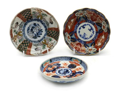 Lot 99 - A collection of nineteen Japanese Arita dishes