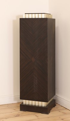 Lot 502 - A contemporary Macassar-veneered pedestal
