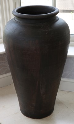 Lot 440 - A large floor standing terracotta vase