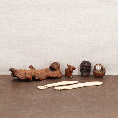 Lot 467 - A Japanese root carving