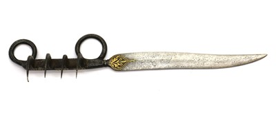 Lot 124 - An Indian Bichaq 'Tiger's Claw' dagger