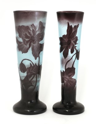 Lot 8 - A Muller Frères cameo glass vase