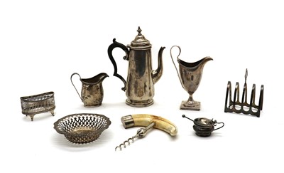 Lot 16 - A collection of silver items