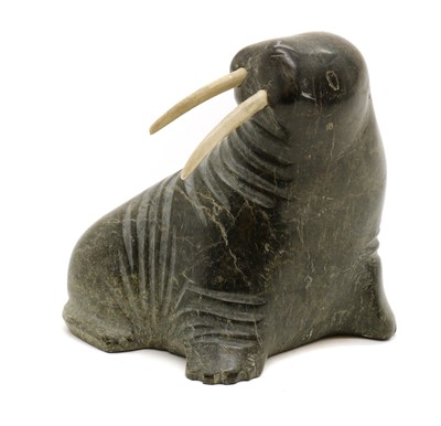 Lot 253 - An Inuit argillite carving