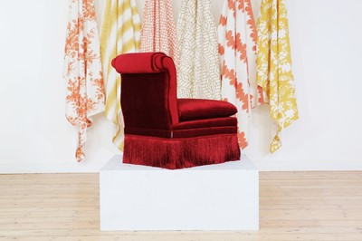 Lot 436 - An upholstered slipper chair