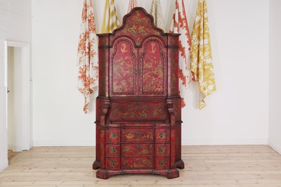 Lot 434 - A lacquered wooden bureau bookcase