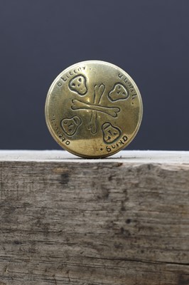 Lot 49 - A memento mori folk art brass snuffbox