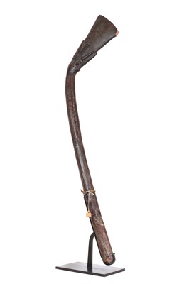 Lot 36 - A rare nokonoko wood club
