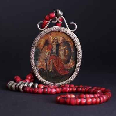 Lot 108 - A reliquary pendant