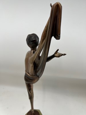 Lot 180 - An Art Deco cold-painted 'scarf dancer'