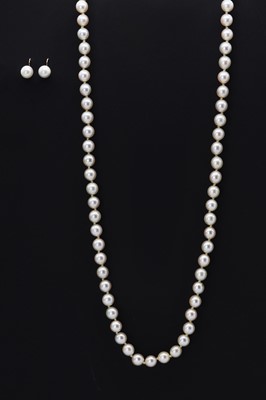 Lot 1330 - A single row uniform cultured pearl necklace