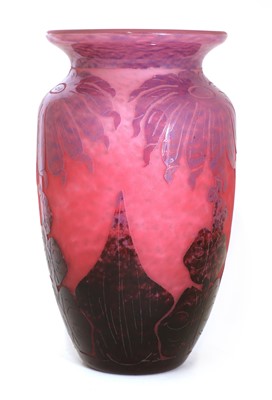 Lot 6 - A Le Verre Français cameo vase