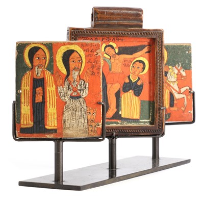 Lot 86 - A Christian devotional table pendant