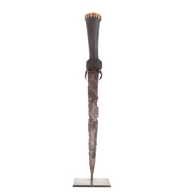 Lot 153 - A medieval 'ballock' dagger