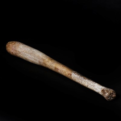 Lot 78 - A large Inuit Oosik club