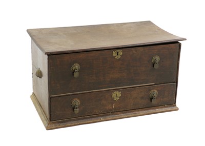 Lot 468 - An oak mule chest
