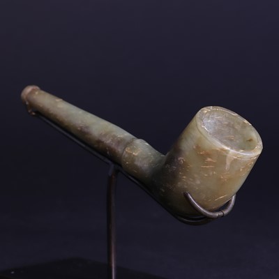 Lot 43 - A Zulu carved soapstone pipe