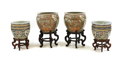 Lot 475 - A pair of Chinese jardinières