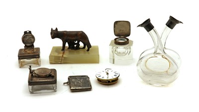 Lot 53 - A collection of desk items