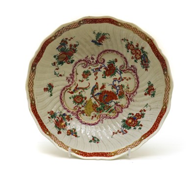 Lot 210 - A large Worcester porcelain shallow bowl