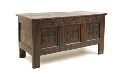 Lot 416 - A oak coffer