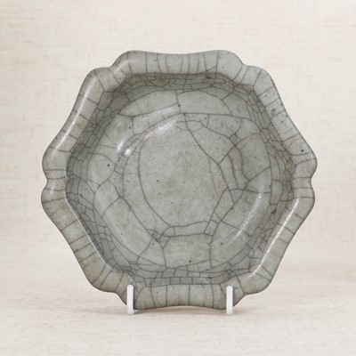 Lot 280 - A Chinese ge-type saucer