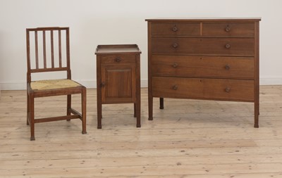 Lot 160 - A walnut bedroom suite