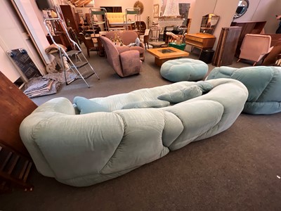 Lot 335 - A Howard Keith 'Cloud' suite