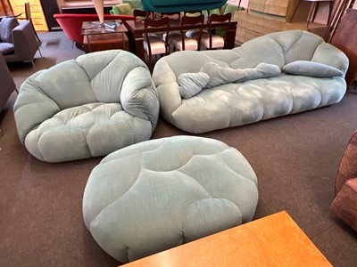 Lot 335 - A Howard Keith 'Cloud' suite