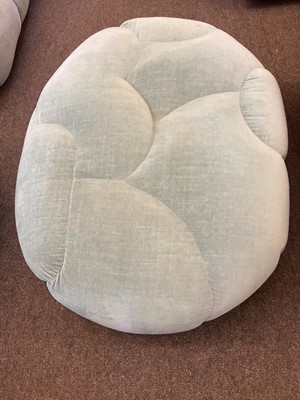 Lot 335 - A Howard Keith 'Cloud' suite