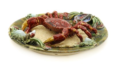 Lot 215 - A Majolica plate