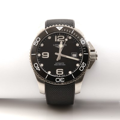 Lot 532 - A gentlemen's stainless steel Longines 'HydroConquest' automatic strap watch