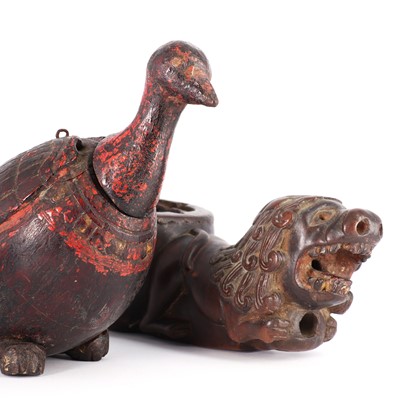 Lot 5 - An unusual wooden pipe