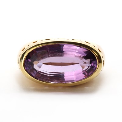 Lot 1295 - An Italian 18ct gold single stone amethyst ring, by Le Gi