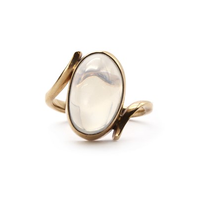 Lot 1351 - A gold single stone moonstone ring