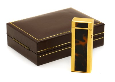 Lot 135 - A cased Dunhill lighter