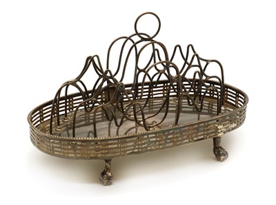 Lot 2 - A George III silver toast rack