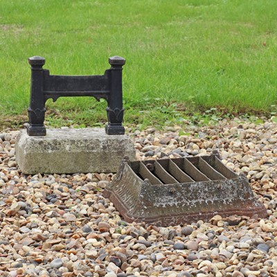 Lot 506 - An iron boot scraper