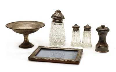 Lot 31 - A collection of silver items