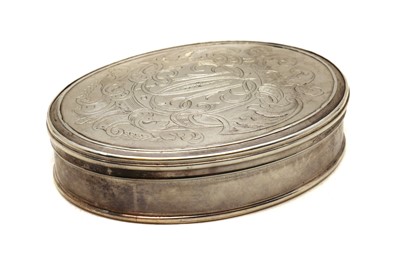 Lot 104 - A George I silver snuff box