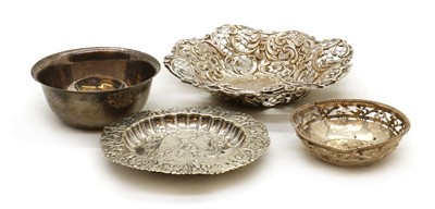 Lot 61 - A group of bon bon dishes