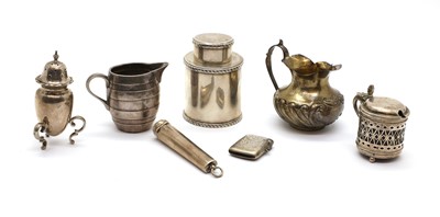 Lot 71 - A collection of silver items