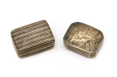 Lot 76 - A George III silver vinaigrette