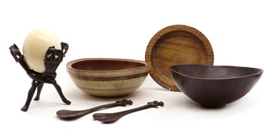 Lot 431 - A painted dairy bowl