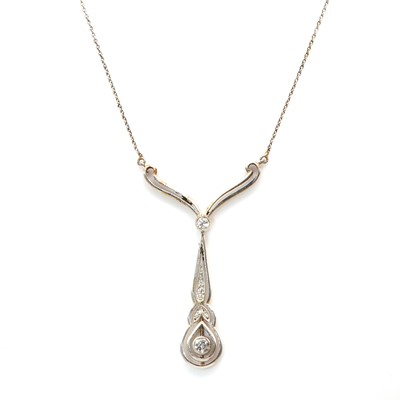 Lot 114 - An Art Deco diamond set pendant necklace