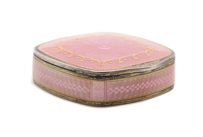 Lot 116 - A Norwegian enameled pill box
