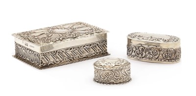 Lot 27 - A Victorian silver box