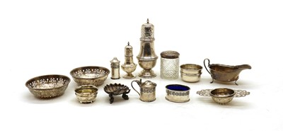 Lot 46 - A collection of silver items