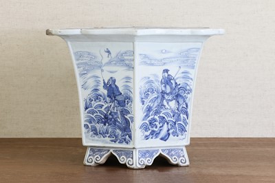 Lot 92 - A Chinese blue and white jardinière