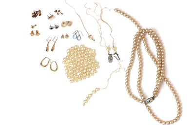 Lot 235 - A quantity of gold and costume jewellery